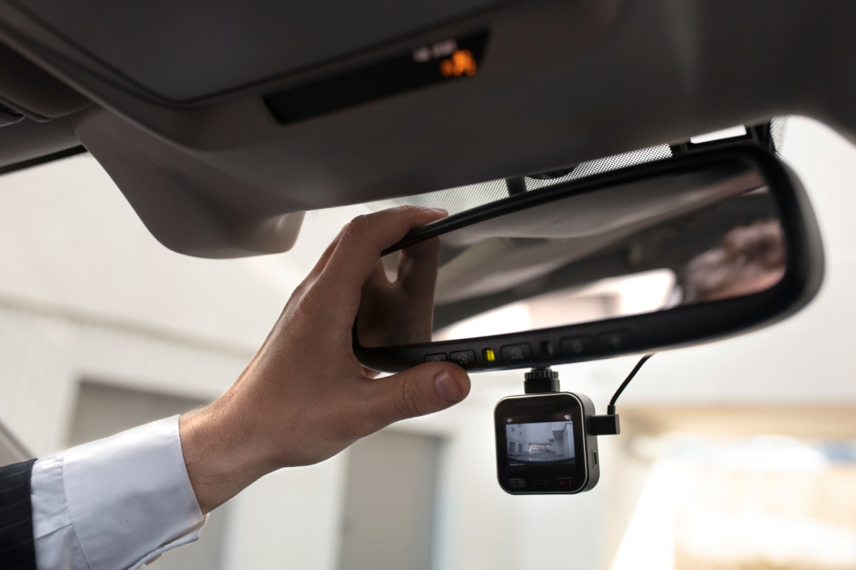 ¿Es legal utilizar una cámara espía en tu coche?